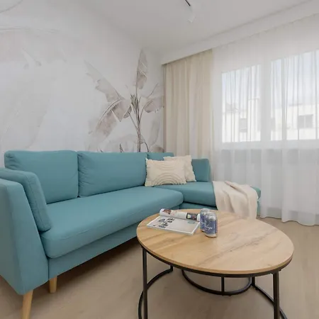 Cosy Air-conditioned With Parking In The Garage By Renters Prestige Varşova