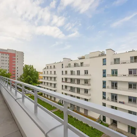 Cosy Air-conditioned With Parking In The Garage By Renters Prestige Lejlighed *